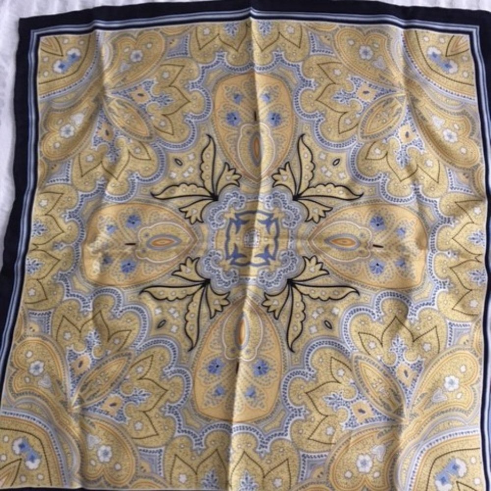 Silk pocket square